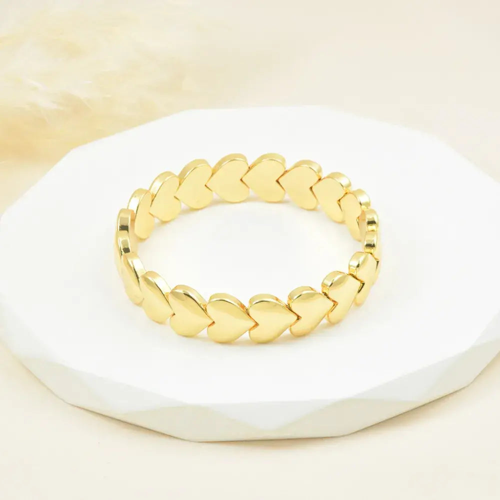 Pulsera con múltiples corazones