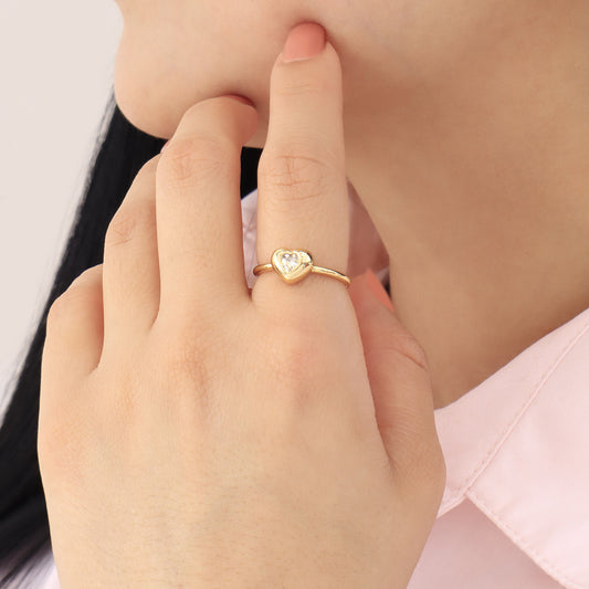 Anillo-con-Dije-de-Corazón-y-Piedra-Central