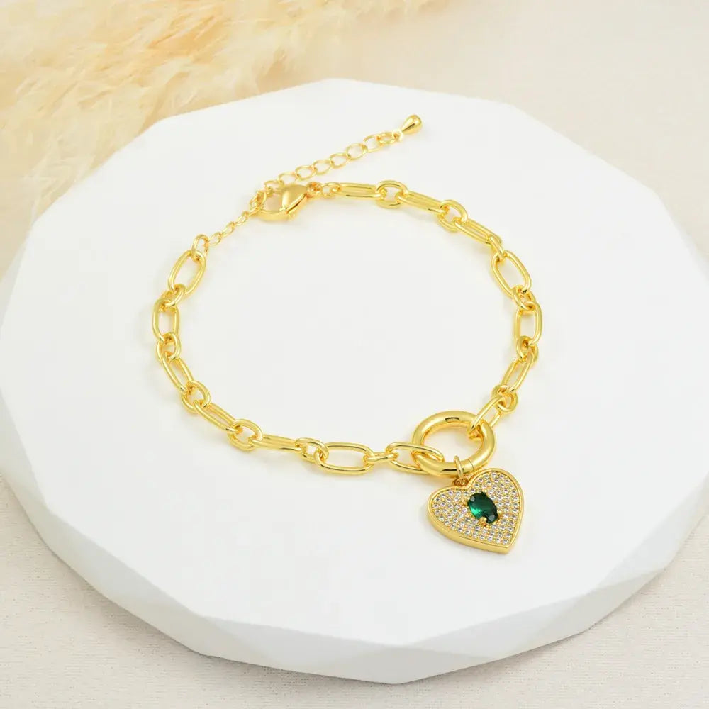 Pulsera dorada cadena con dije corazón