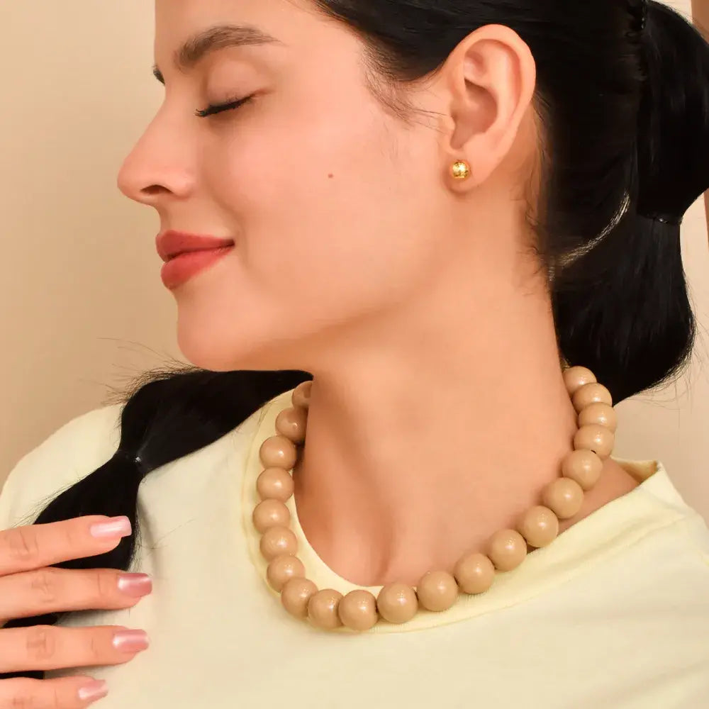 Collar chicle caramelo