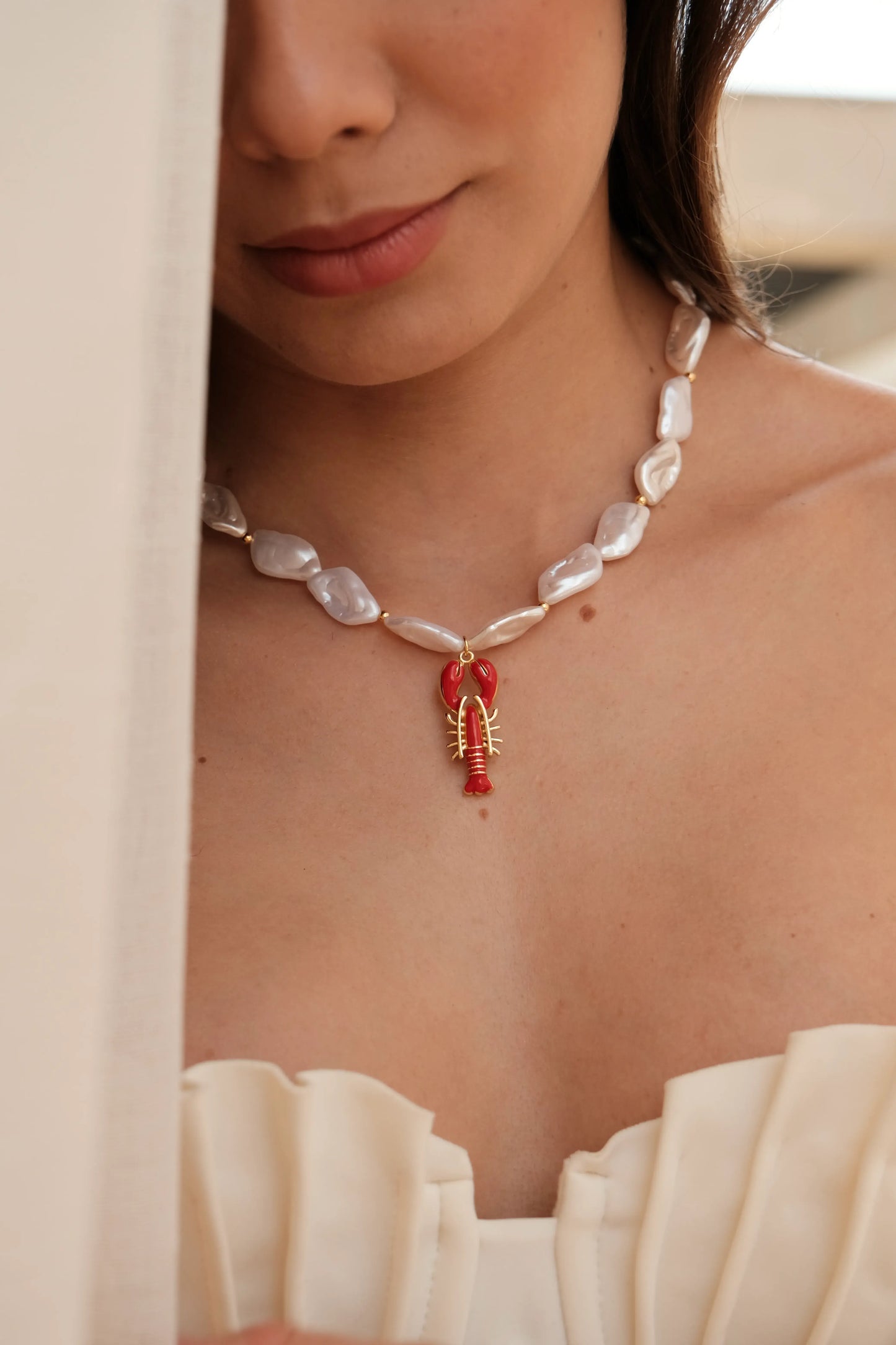 collar coral rojo