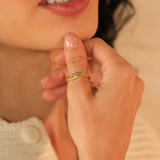 Anillo Ajustable Doble Línea Brillo en Baño de Oro