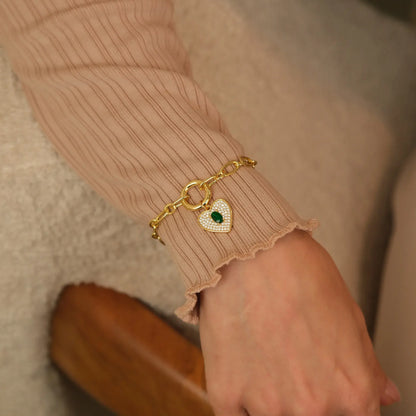 Pulsera dorada cadena con dije corazón
