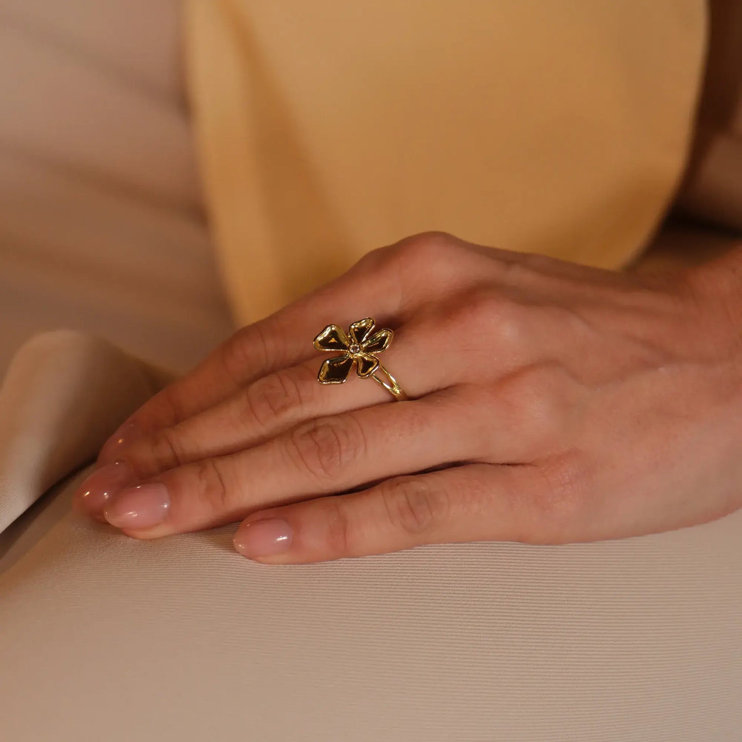 Anillo Flor Glow