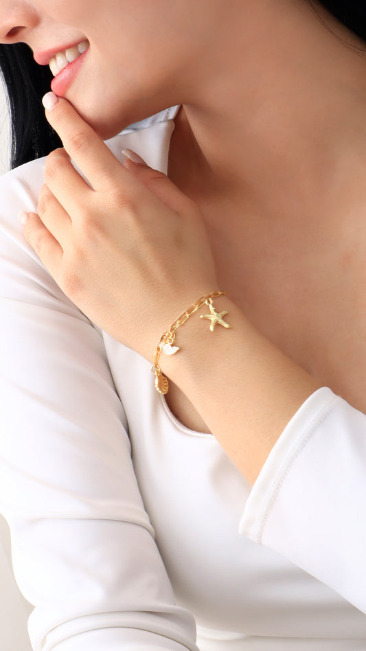 Pulsera con Dijes de Estrella y Concha