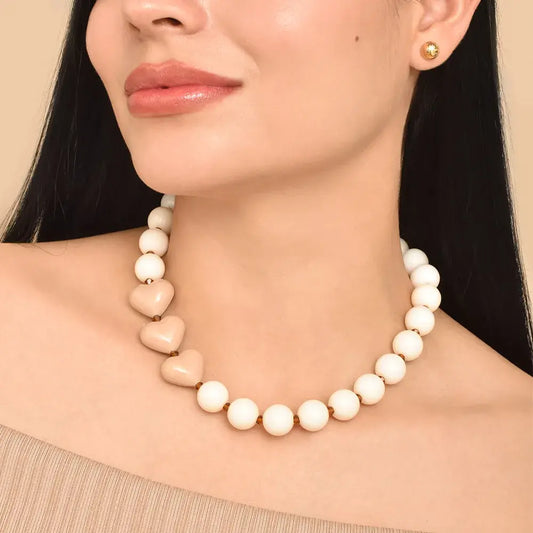 Collar Chicle Corazones Crema
