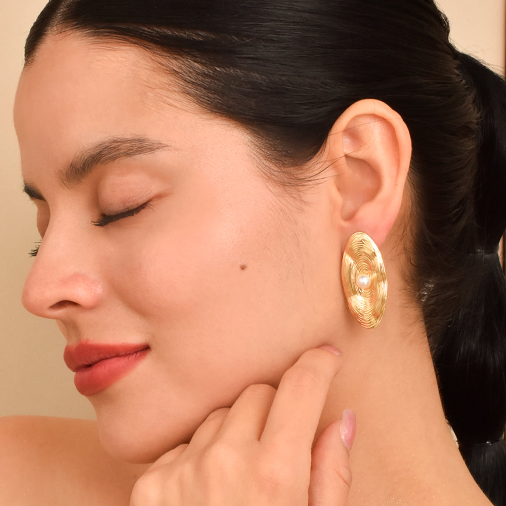 Arete Topo Ovalado Texturizado con Perla