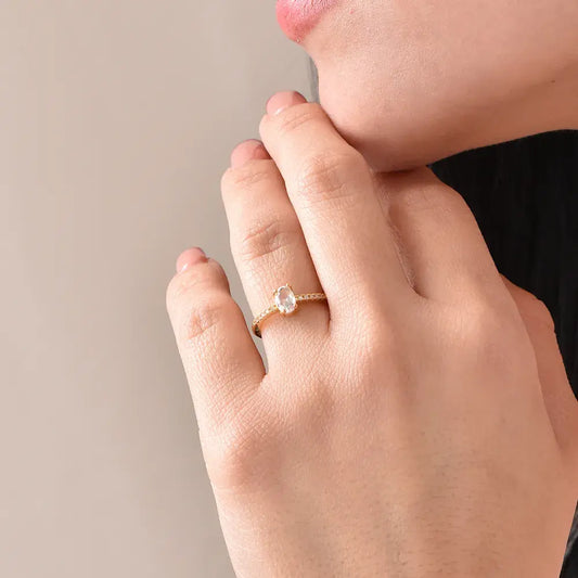 Anillo Solitario Ovalado Con Microcircones