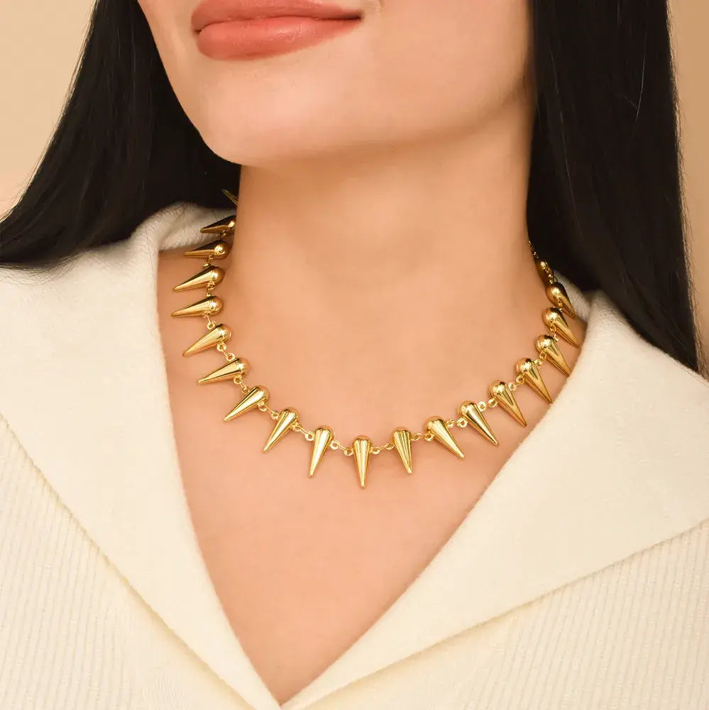 Collar dorado en baño de oro 24k