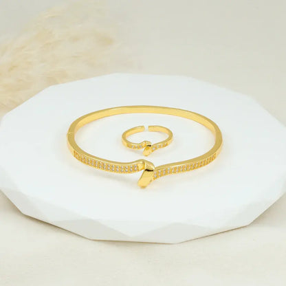 Set Brazalete y Anillo Corazón en Baño de Oro