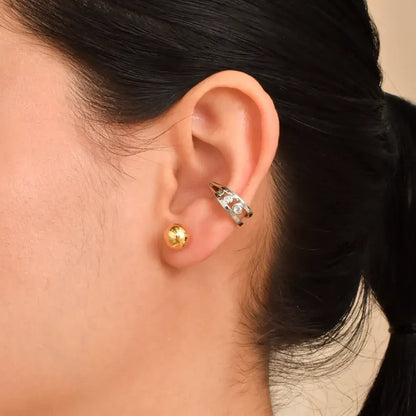 Earcuff Plateado con Circones