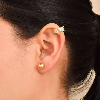 Earcuff con corazón colgante