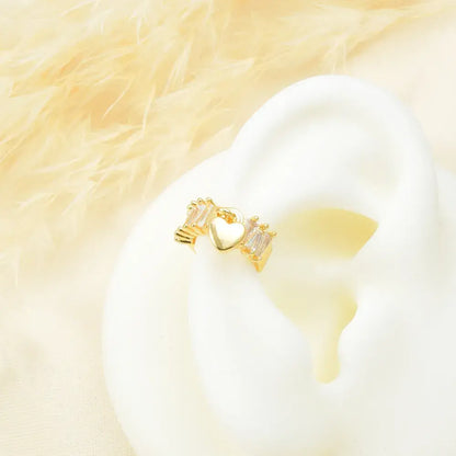 Earcuff con corazón colgante