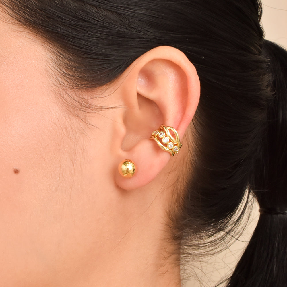 Earcuff de líneas onduladas con circones