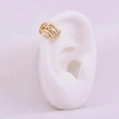 Earcuff de líneas onduladas con circones