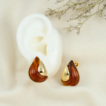 Aretes en resina cafés