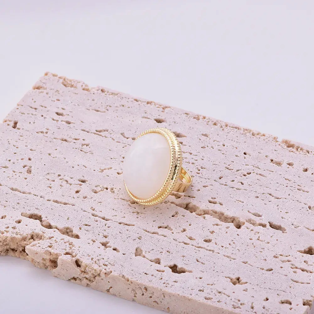 Anillo con Piedra Blanca