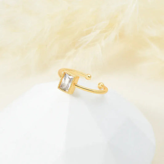 Anillo con piedra rectangular