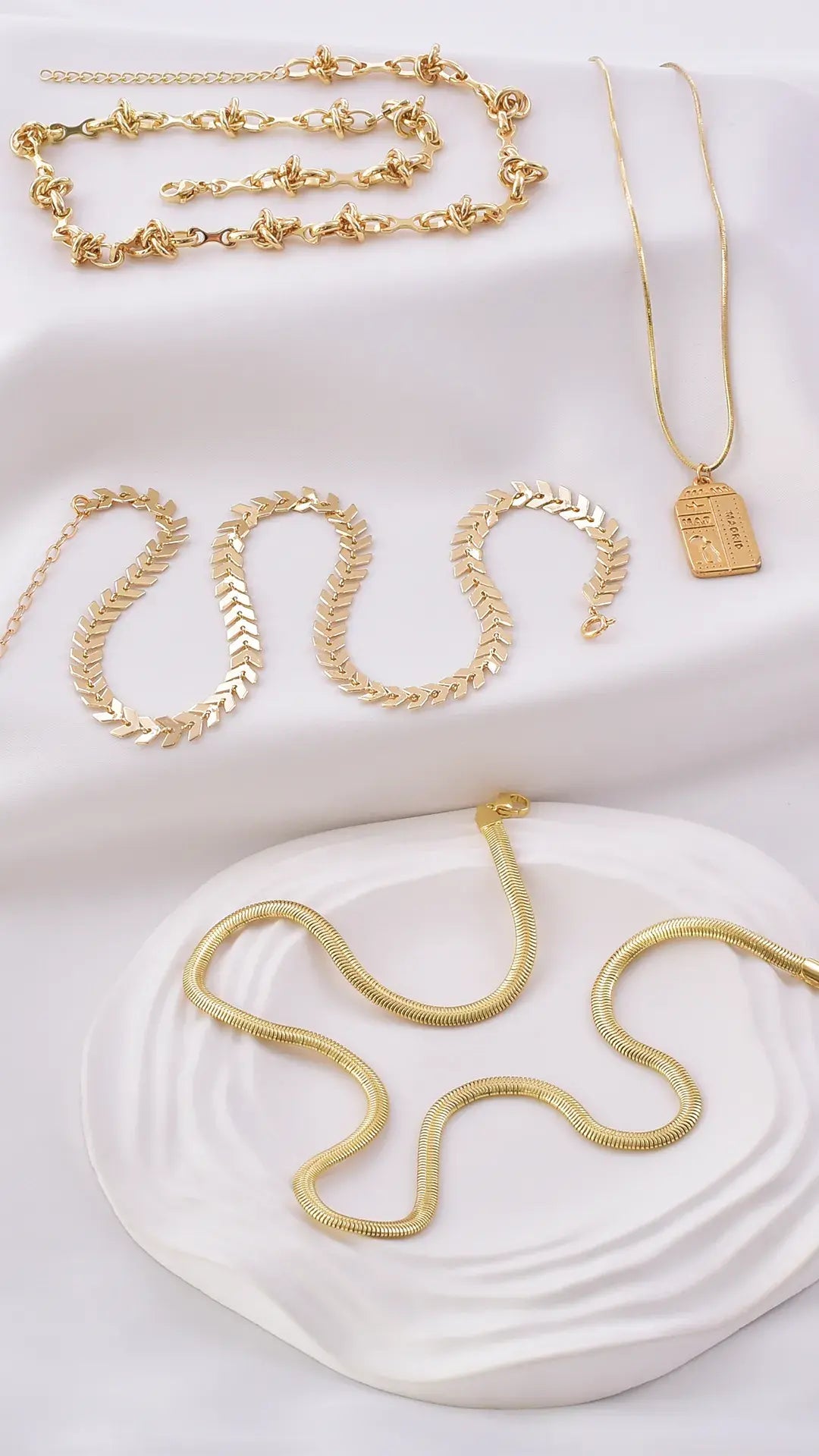 Cadenas en Baño de Oro 24K, Box emprendedora edición navideña