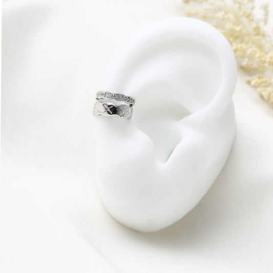 earcuff-plateado-con-textura-y-microcircones