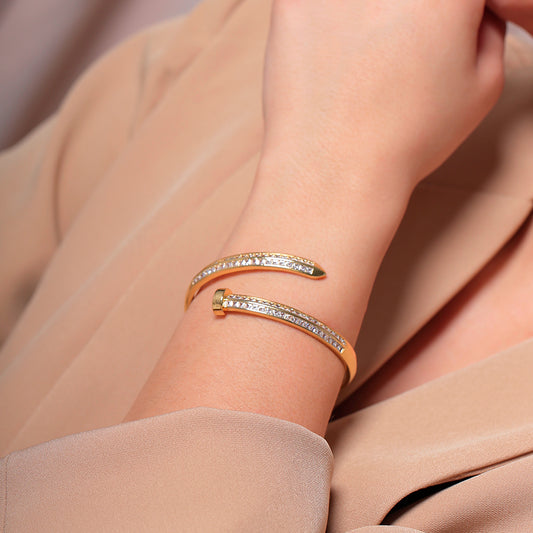 pulsera-tipo-clavo-con-brillos-incrustados